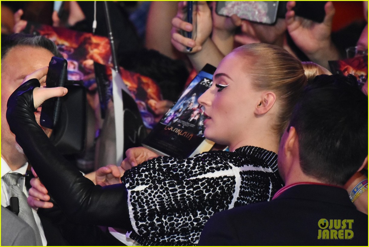 Sophie Turner Hits Mexico with Jessica Chastain for 'Dark Phoenix' Fan Event!