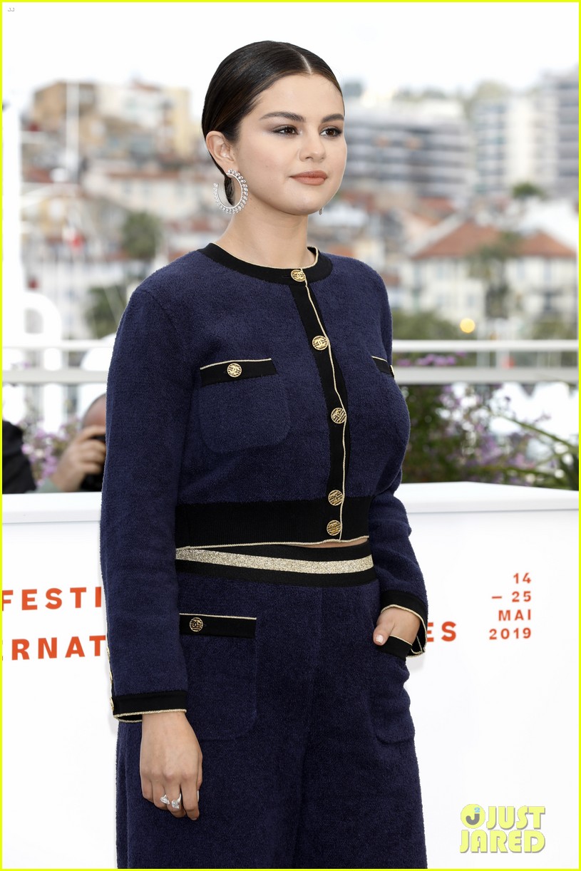 Selena Gomez Kicks Morning Off With 'The Dead Don't Die' Cannes Photo Call!