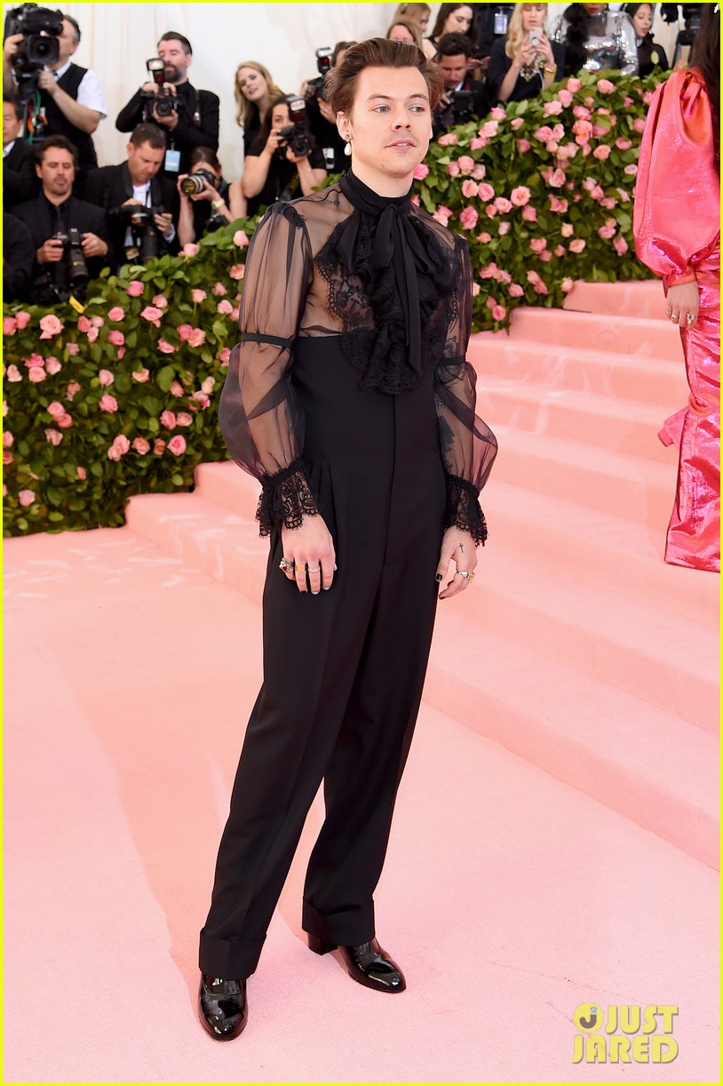 Harry Styles Wears One Pearl Earring At Met Gala 2019