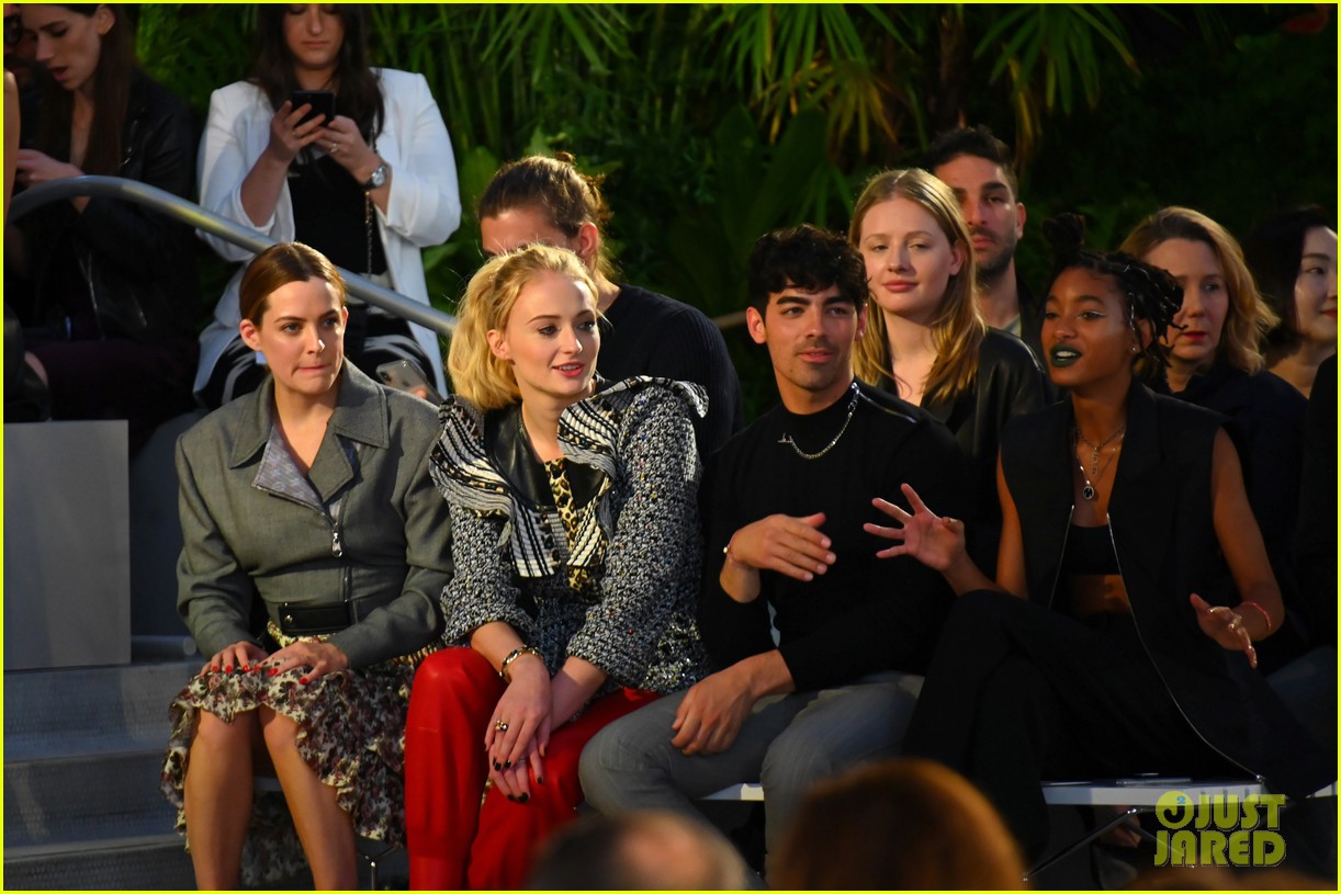 Joe Jonas & Sophie Turner Sit Front Row at the Louis Vuitton Fashion Show!