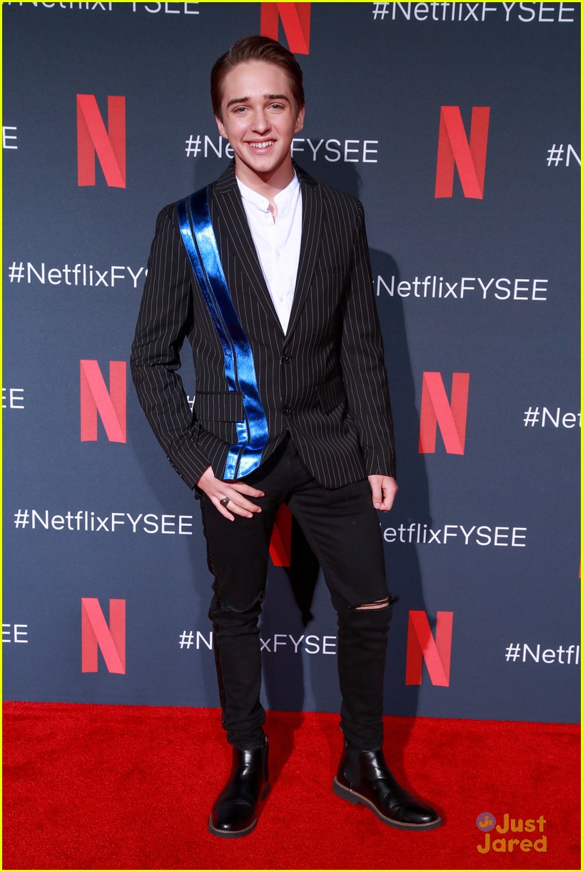 Kathryn Newton, Soni Bringas & Jessica Marie Garcia Turn Heads at Netflix's 'Prom Night' Event