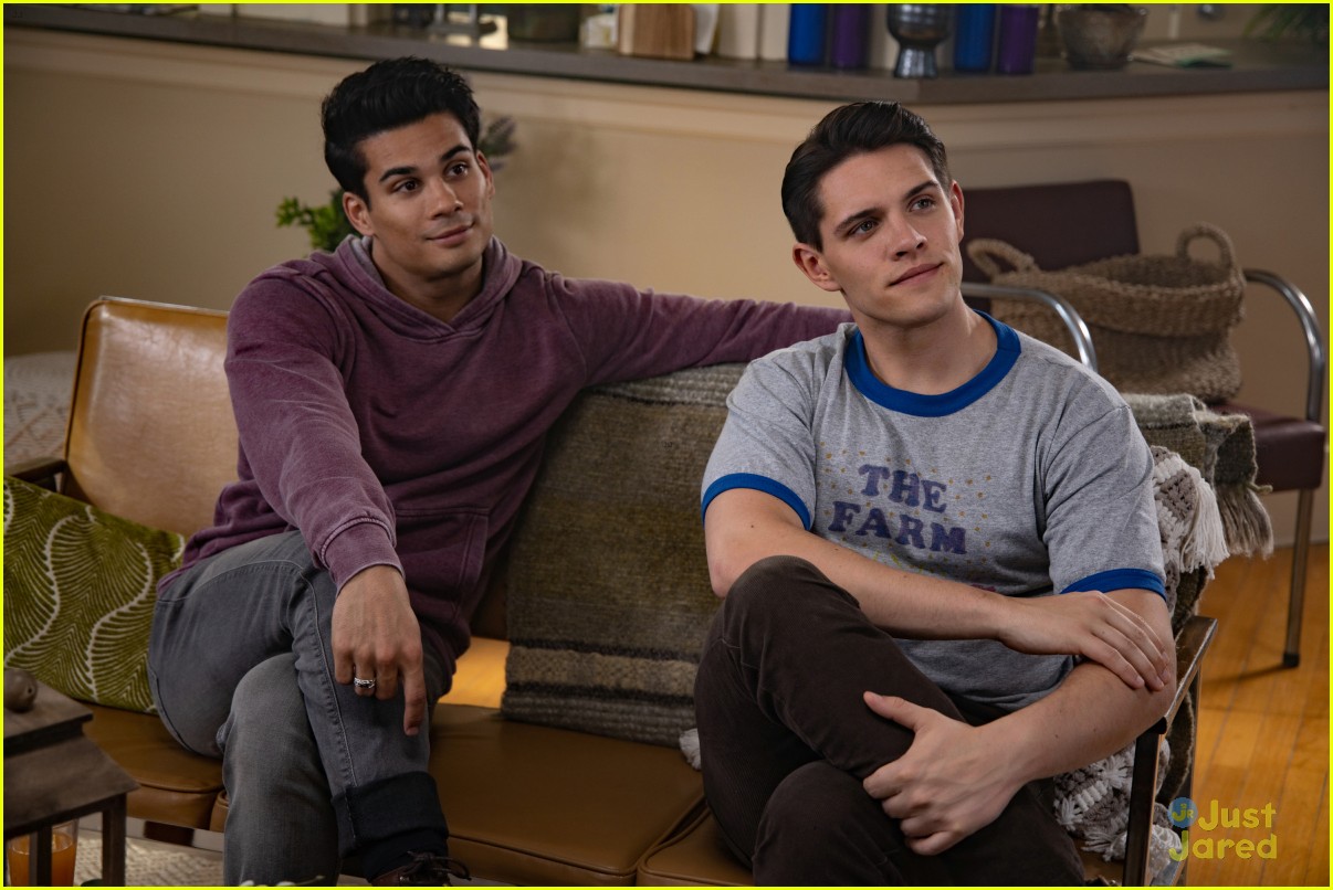 Archie Fights Hiram In The Boxing Ring on 'Riverdale' Tonight