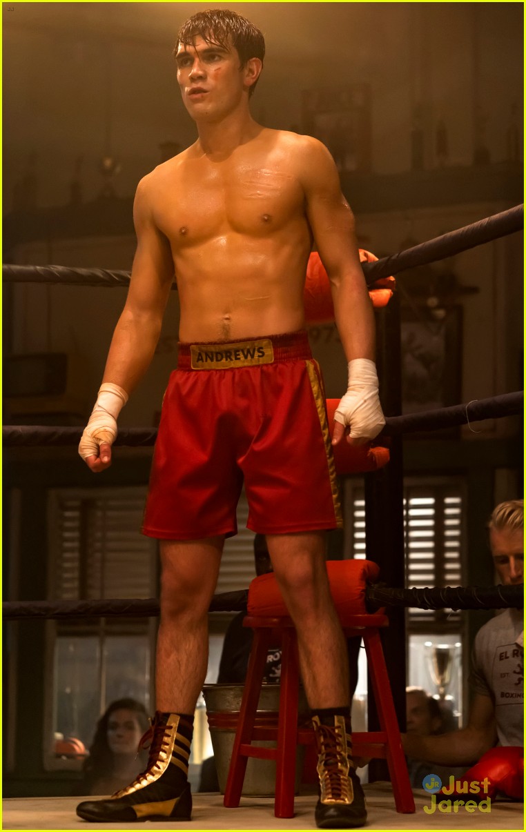 Archie Fights Hiram In The Boxing Ring on 'Riverdale' Tonight