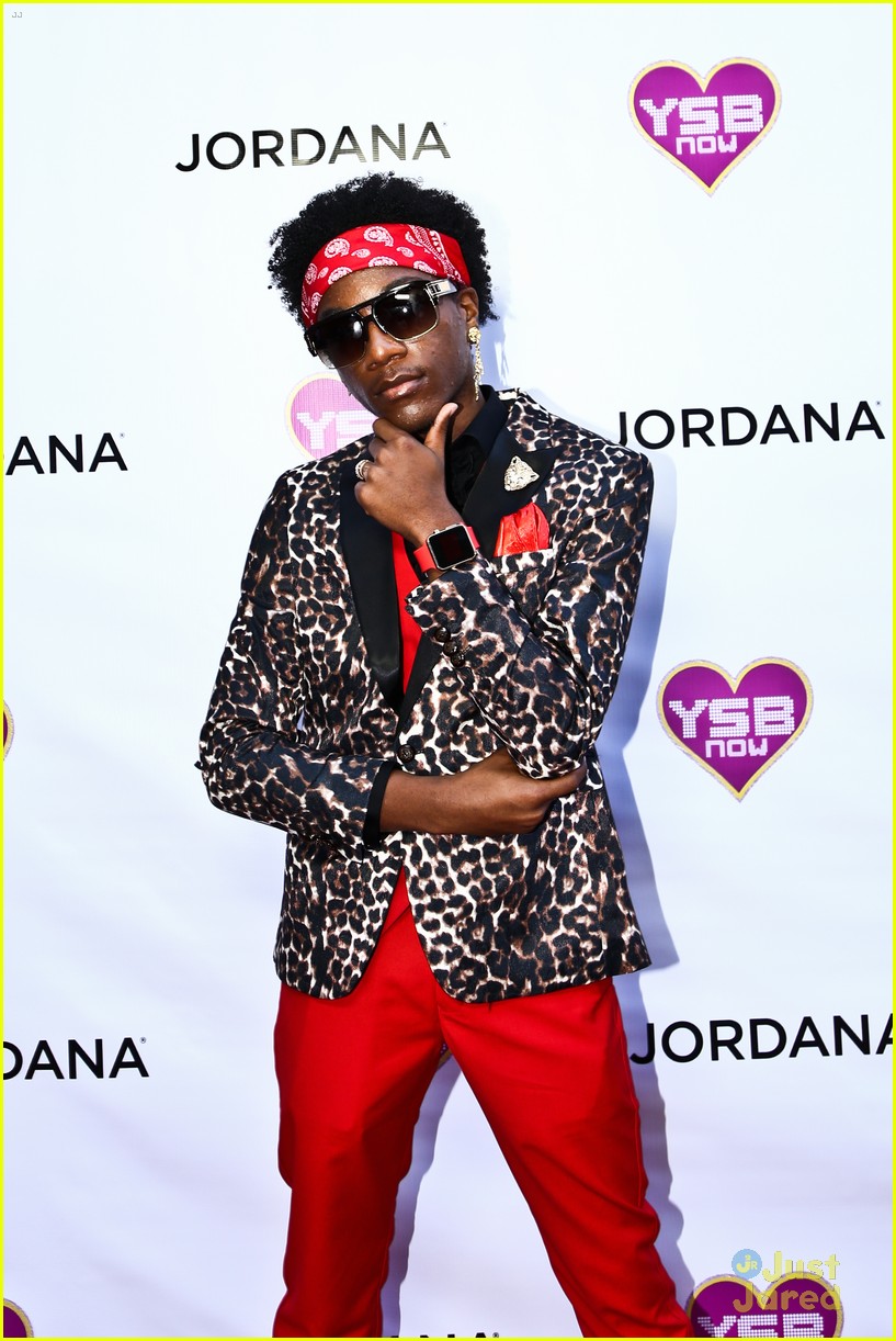 Navia Robinson Celebrates 14th Birthday at YSBNow's Young Hollywood Prom!