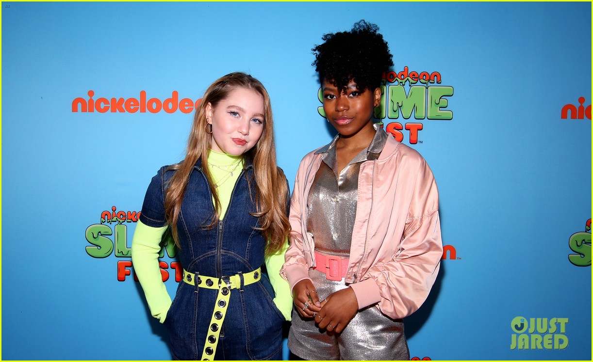 Annie LeBlanc & BFF Jayden Bartels Step Out For Slimefest in Chicago!