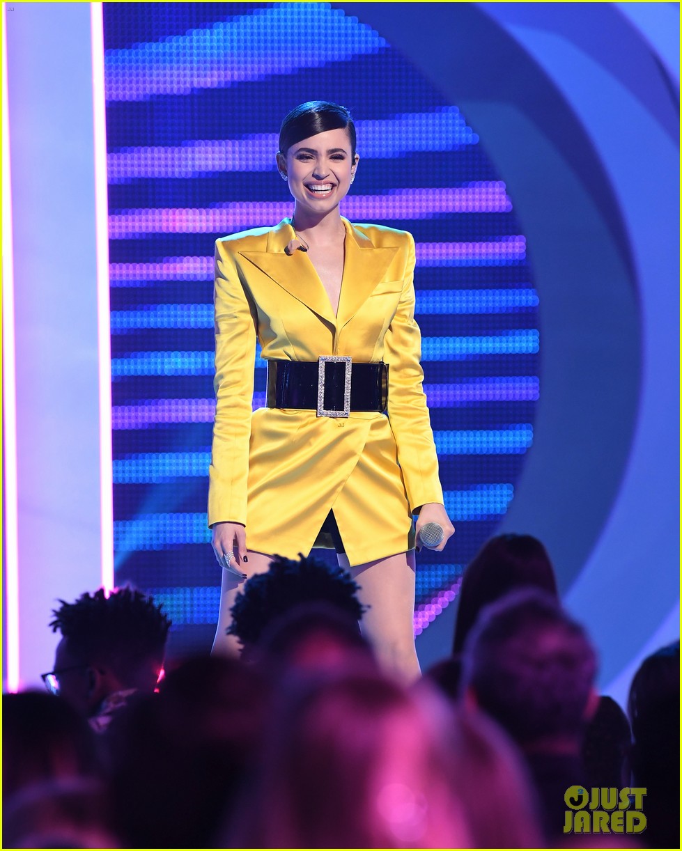 Sofia Carson Performs Medley Of Today's Biggest Songs at ARDYs 2019