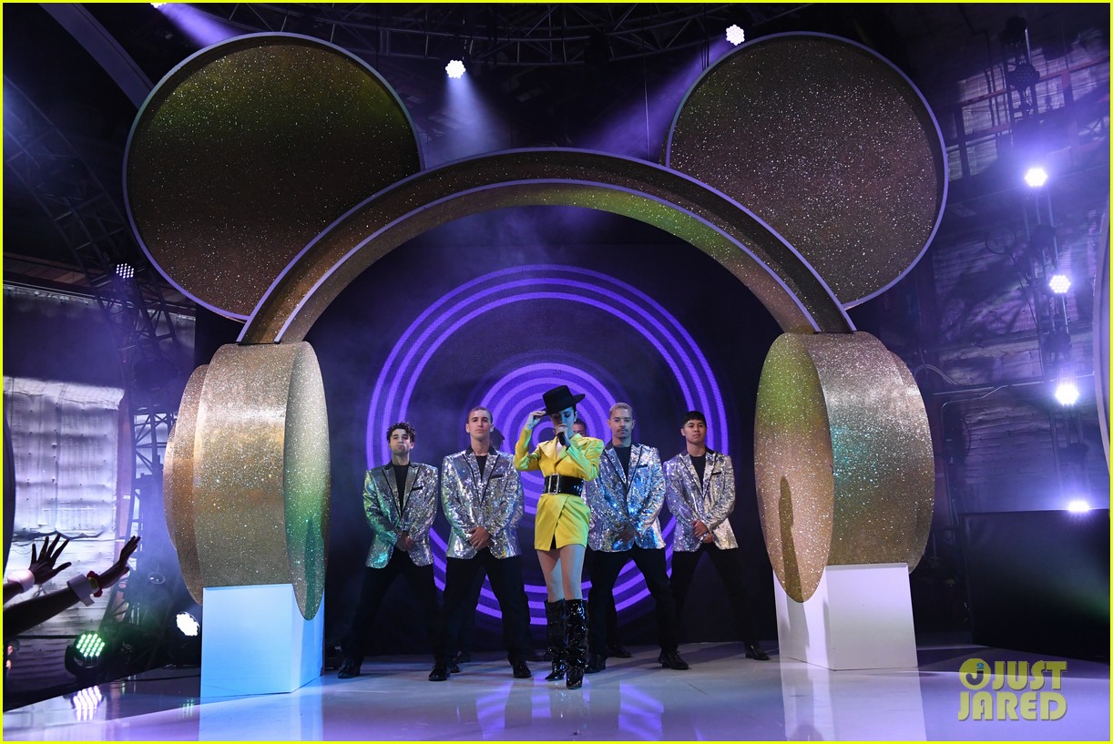 Sofia Carson Performs Medley Of Today's Biggest Songs at ARDYs 2019