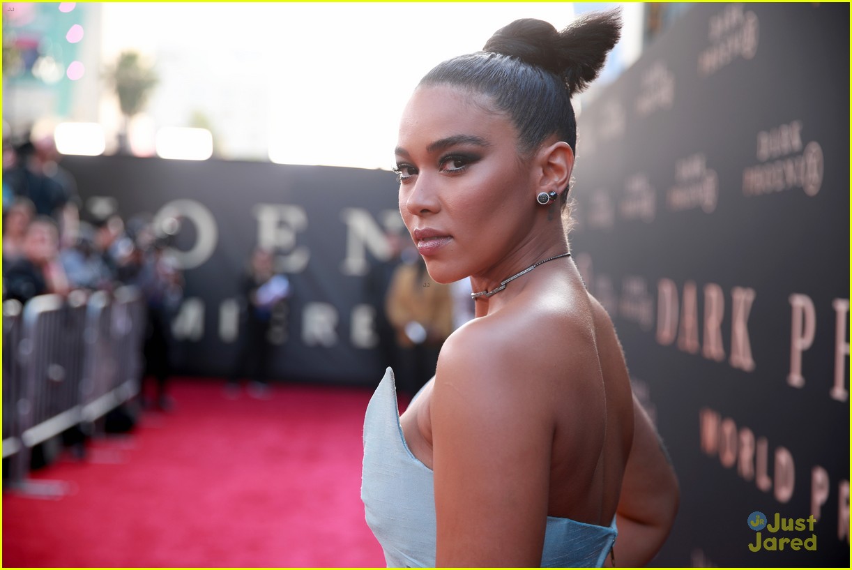 Jennifer Lawrence Joins X-Men Co-Stars at 'Dark Phoenix' L.A. Premiere!