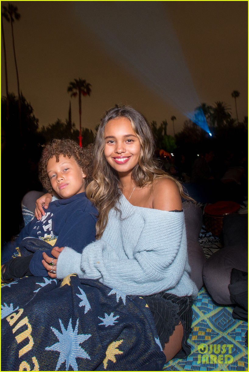 Ella Anderson & Riele Downs Attend 'Goonies' Cinespia Screening With Pals