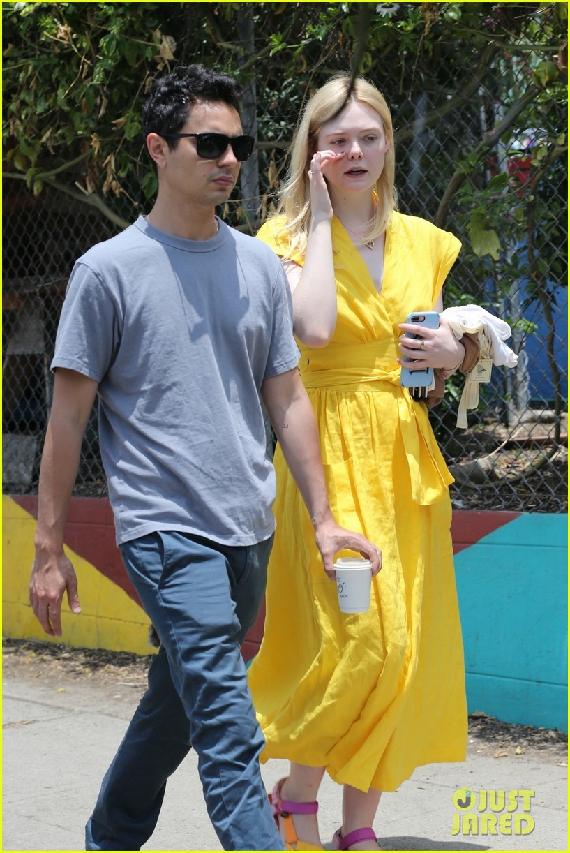 Elle Fanning Goes Shopping with Boyfriend Max Minghella!