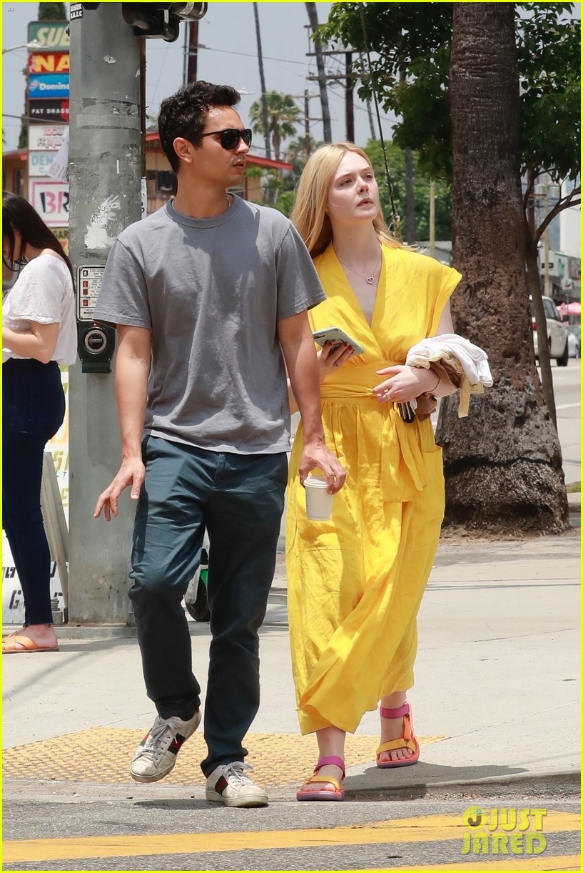 Elle Fanning Goes Shopping with Boyfriend Max Minghella!