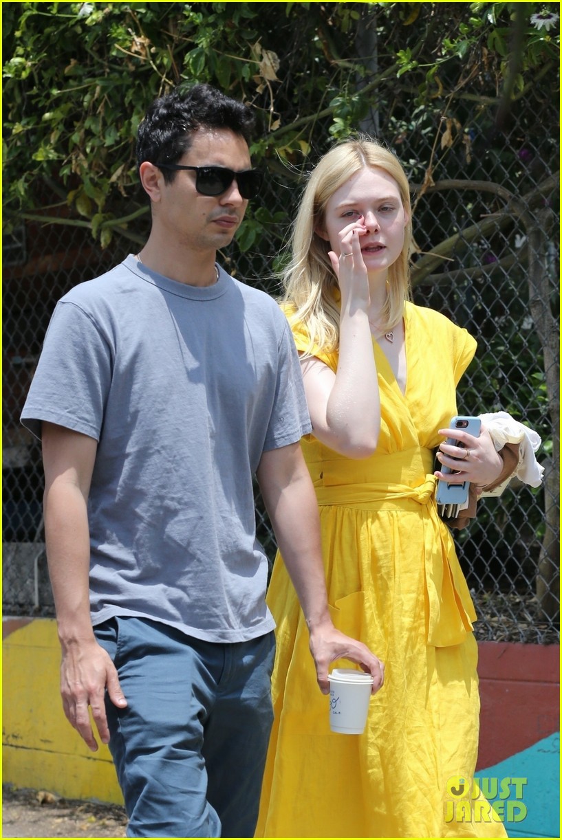 Elle Fanning Goes Shopping with Boyfriend Max Minghella!