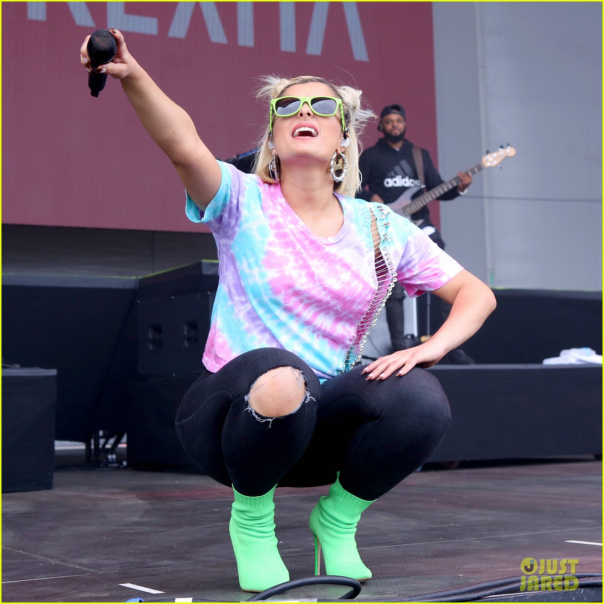 JoJo Siwa Owns the Stage at Nickelodeon Slimefest!