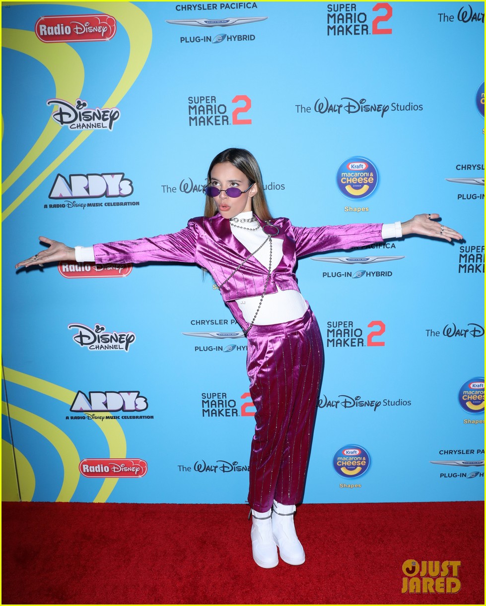 Kaylin Hayman & Ramon Reed 'Just Roll With It' at ARDYs 2019