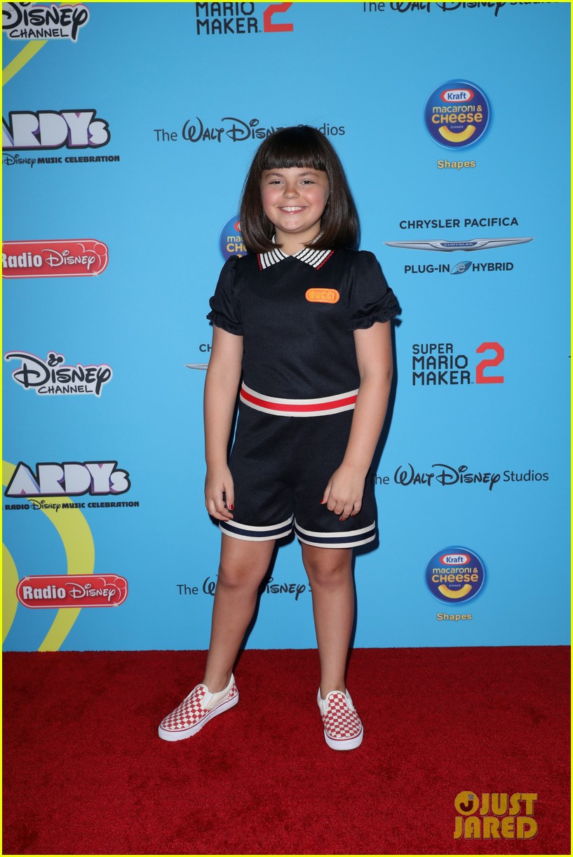 Kaylin Hayman & Ramon Reed 'Just Roll With It' at ARDYs 2019