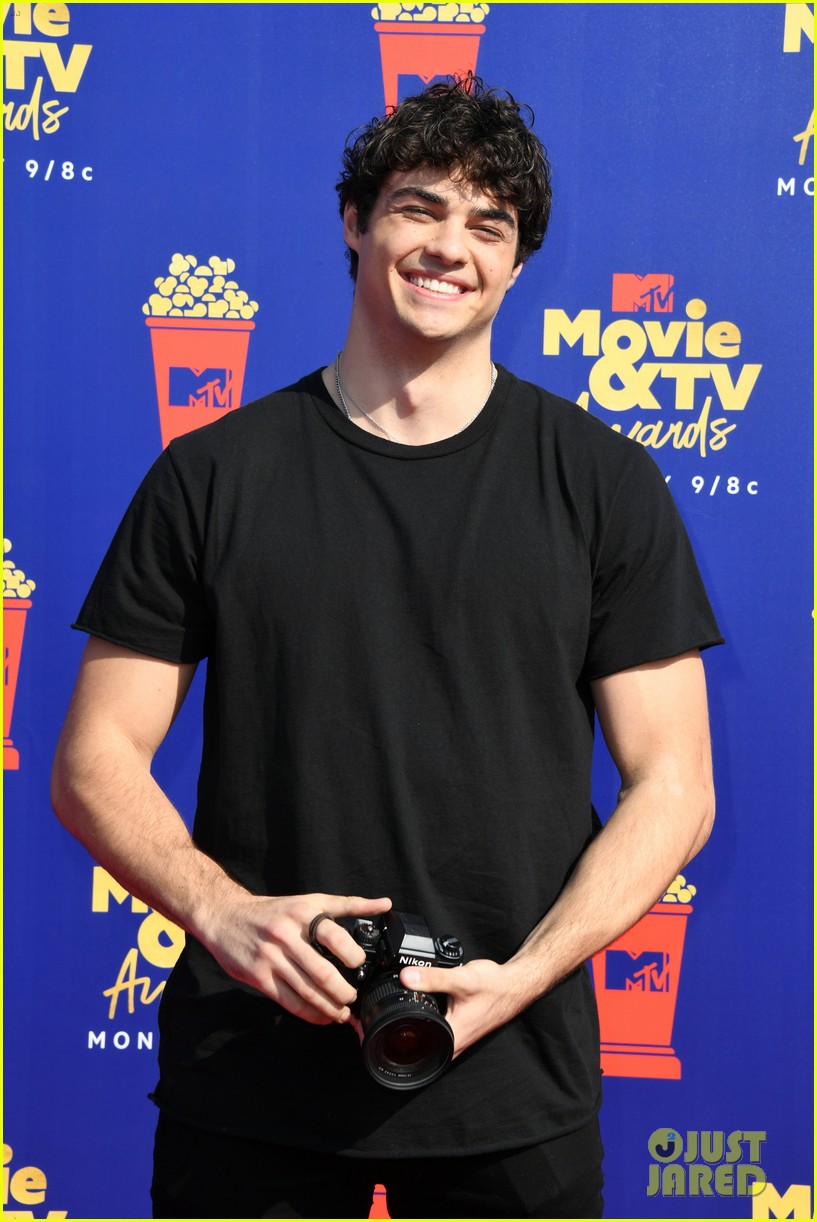 Lana Condor Joins Noah Centineo at the MTV Movie & TV Awards 2019!