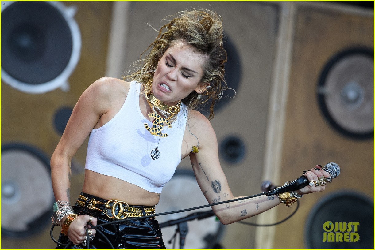 Miley Cyrus Performs As Ashley O at Glastonbury Festival 2019!