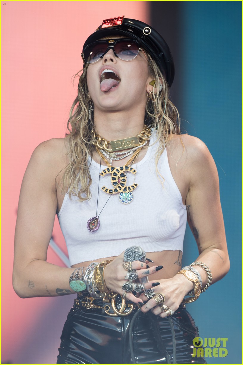 Miley Cyrus Performs As Ashley O at Glastonbury Festival 2019!