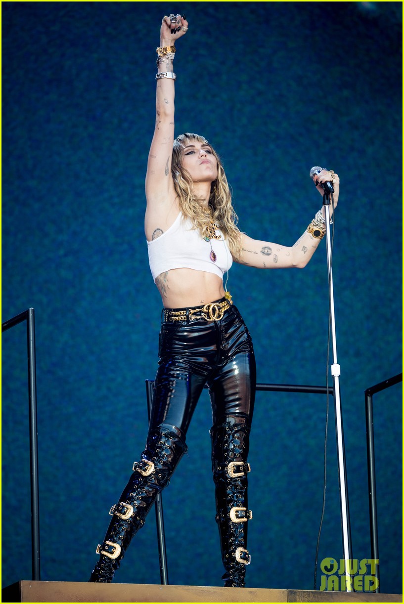 Miley Cyrus Performs As Ashley O at Glastonbury Festival 2019!