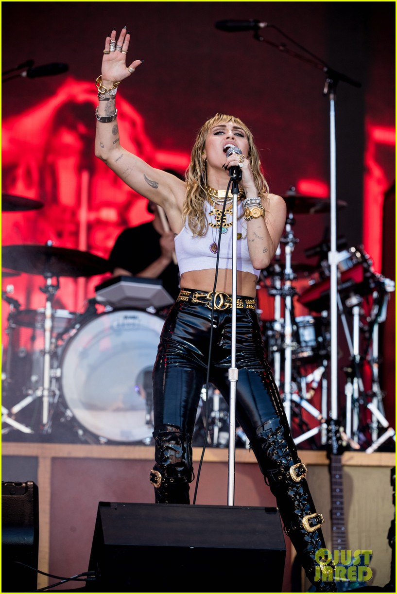 Miley Cyrus Performs As Ashley O at Glastonbury Festival 2019!