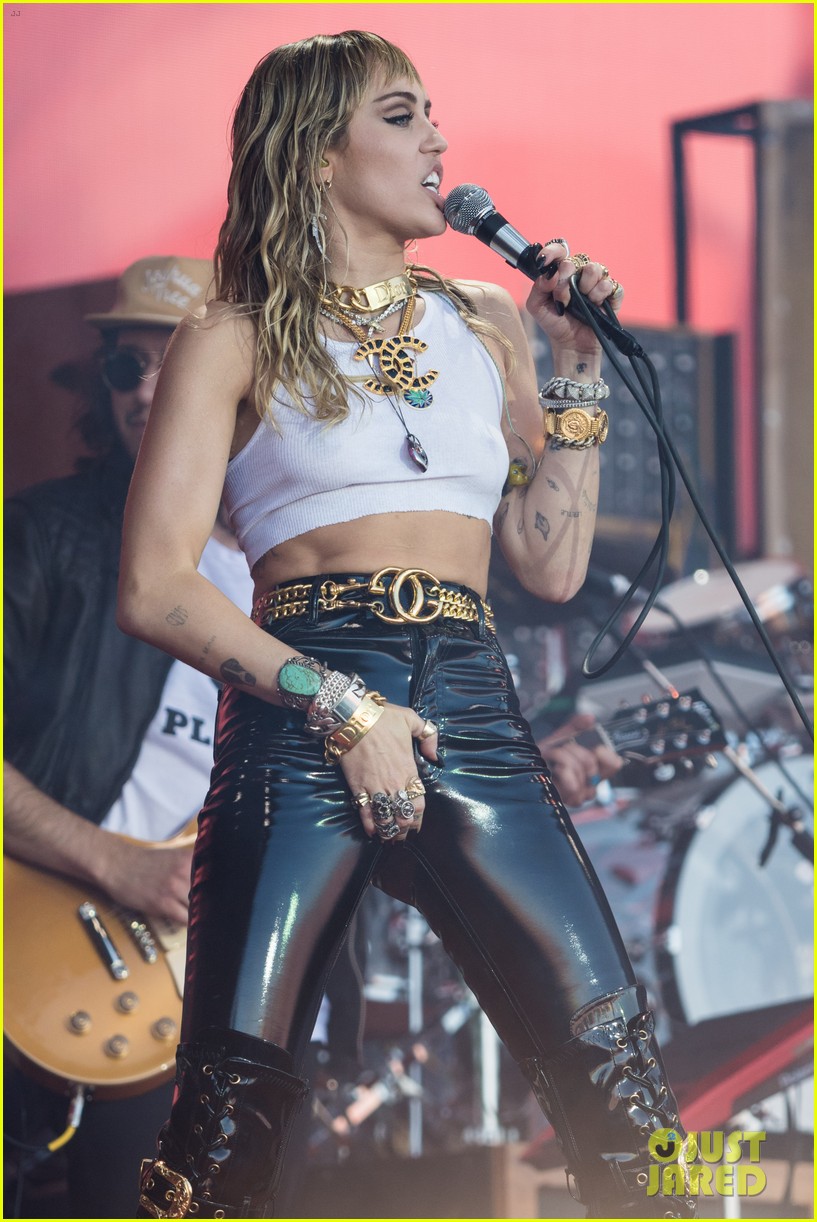 Miley Cyrus Performs As Ashley O at Glastonbury Festival 2019!
