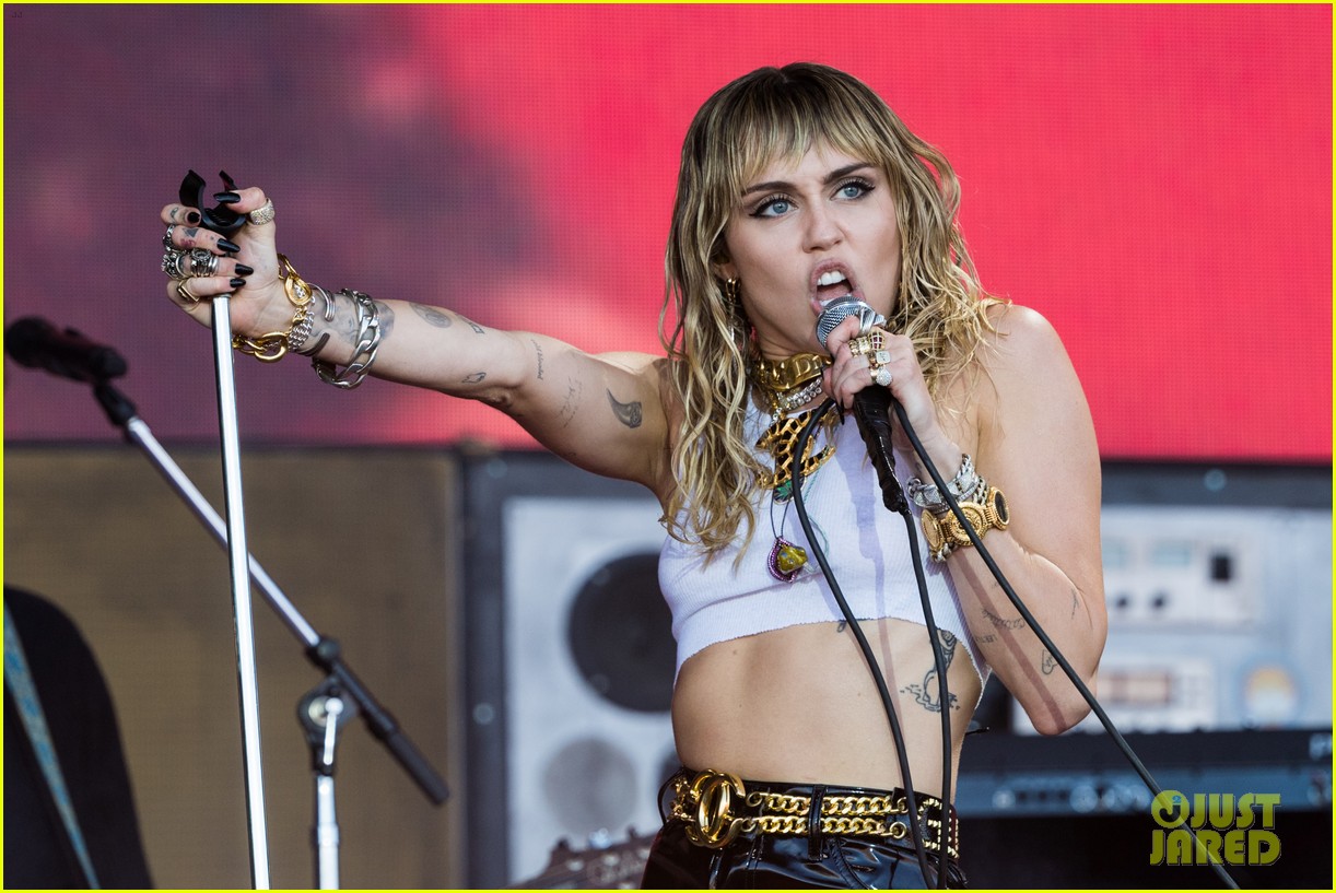 Miley Cyrus Performs As Ashley O at Glastonbury Festival 2019!