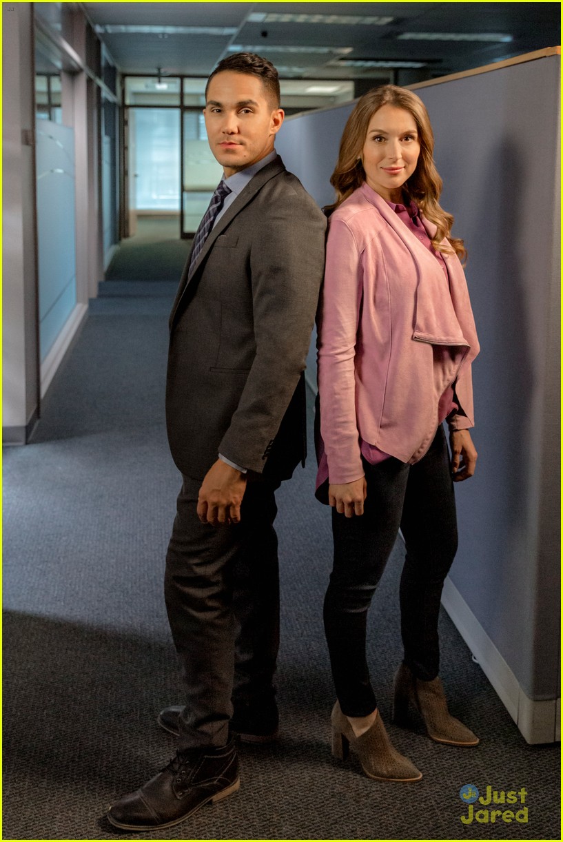 Watch A First Look at Alexa & Carlos PenaVega's New Hallmark Movie!