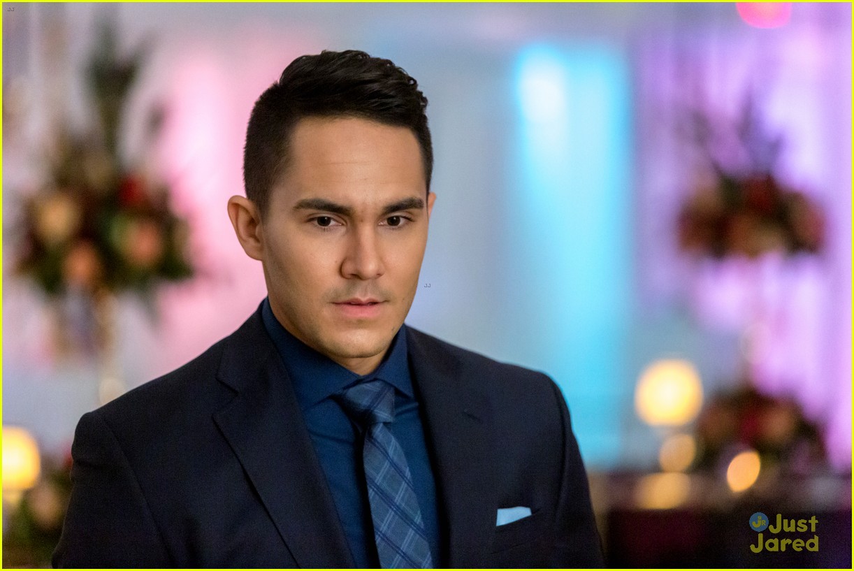 Watch A First Look at Alexa & Carlos PenaVega's New Hallmark Movie!