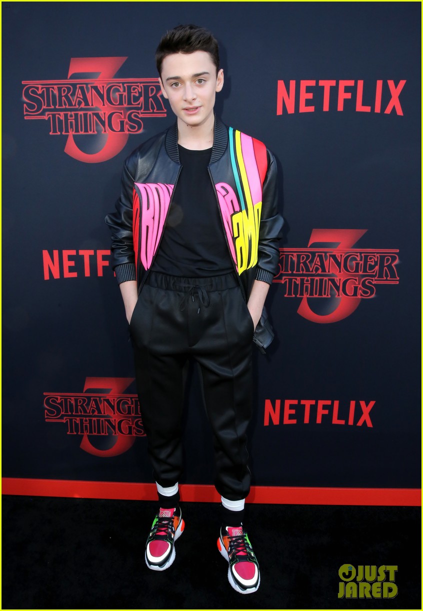 Millie Bobby Brown & the 'Stranger Things' Cast Celebrate Season 3!
