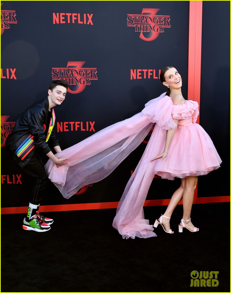 Millie Bobby Brown & the 'Stranger Things' Cast Celebrate Season 3!