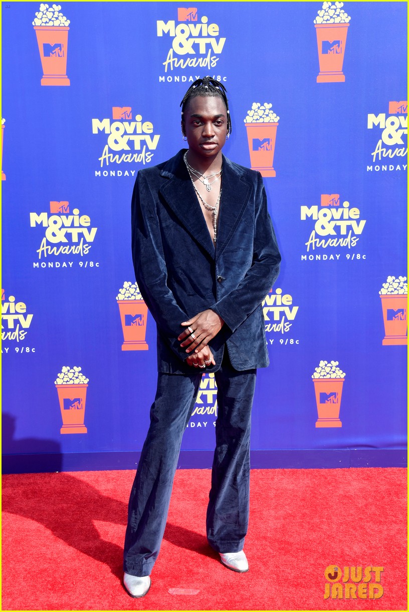 Tana Mongeau Rocks Dollar Bill Dress to MTV Movie & TV Awards 2019