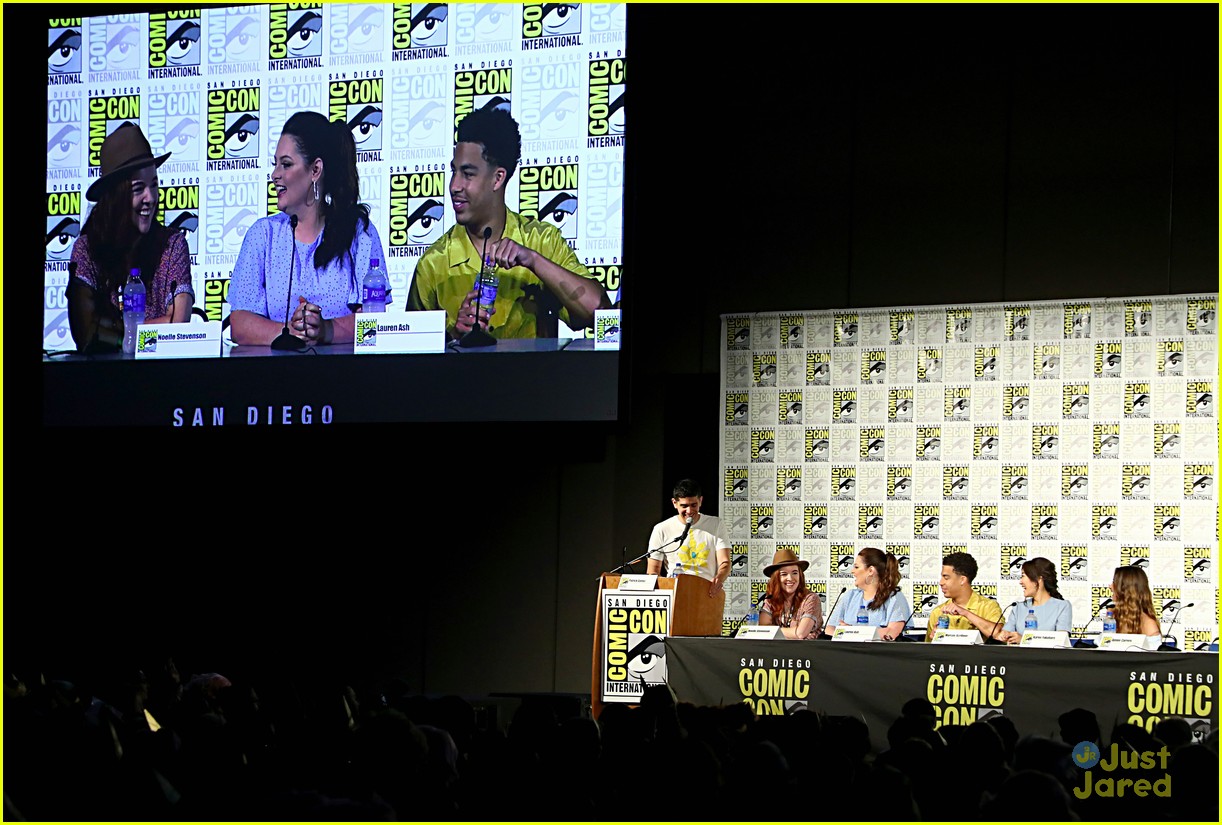 Aimee Carrero Debuts Season 3 Trailer For 'She-Ra and the Princesses of Power' at Comic-Con - Watch Now!