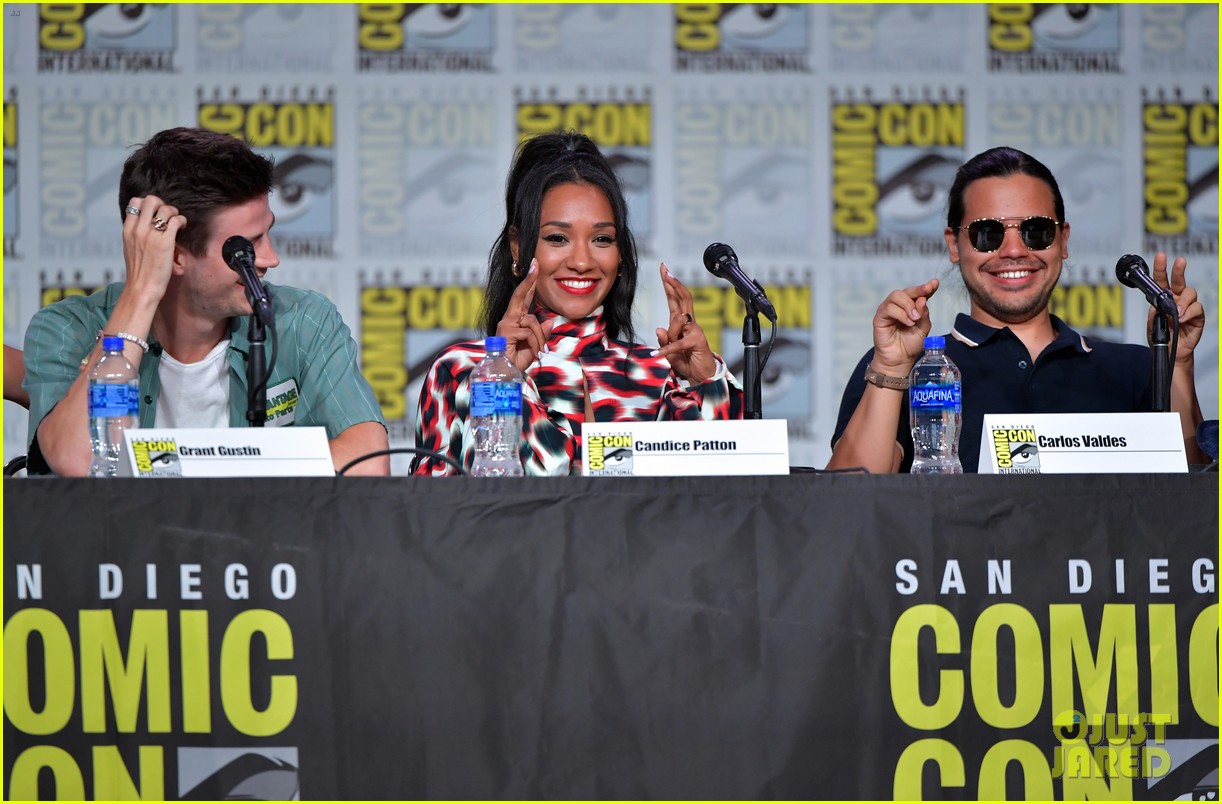 Grant Gustin Joins 'The Flash' Co-Stars at Comic Con 2019!