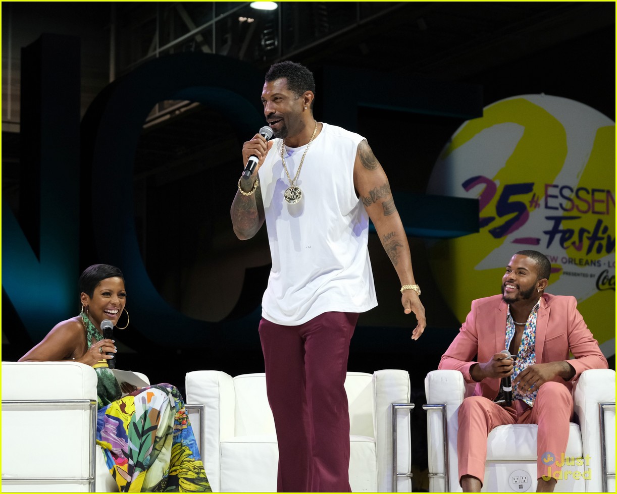Halle Bailey, Yara Shahidi & 'grown-ish' Cast Host Live Table Read at Essence Festival 2019