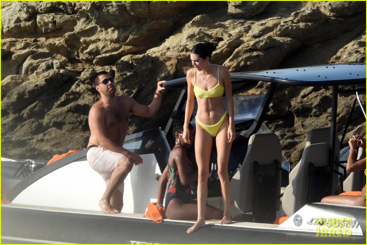 Kendall Jenner Jumps Off A Boat in Mykonos!