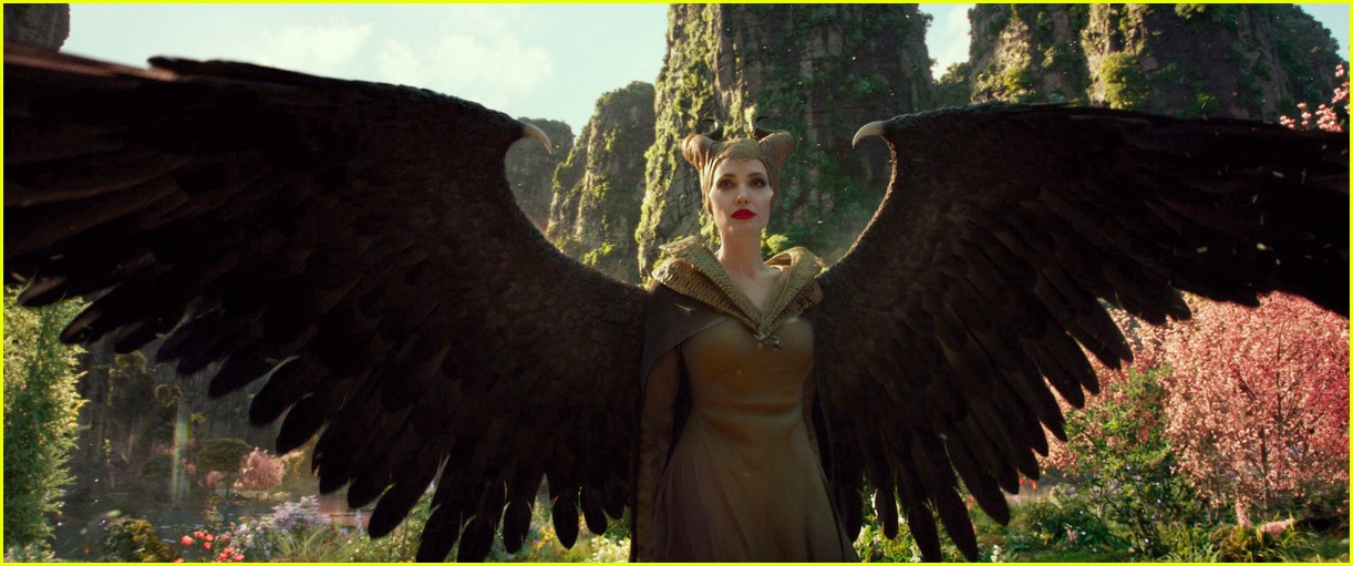 Elle Fanning Is Aurora in 'Maleficent: Mistress of Evil' Trailer - Watch!