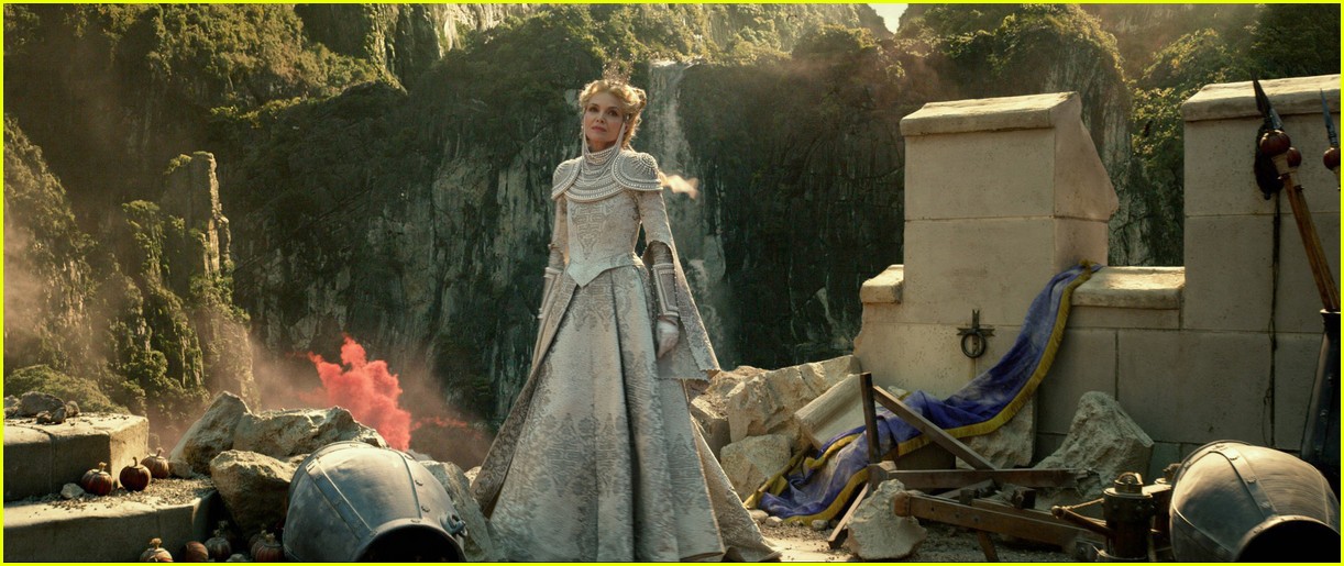 Elle Fanning Is Aurora in 'Maleficent: Mistress of Evil' Trailer - Watch!