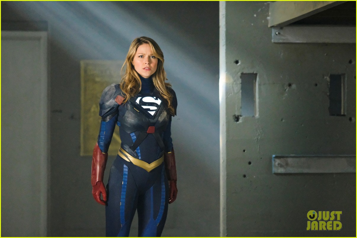Melissa Benoist Shares First Image of Supergirl's New Skirtless Suit!