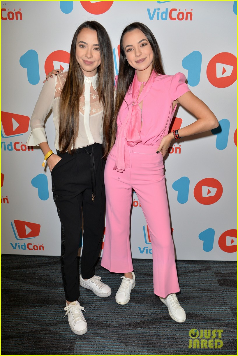 Veronica & Vanessa Merrell Join Brooklyn & Bailey For Twin-Filled Panel at VidCon!