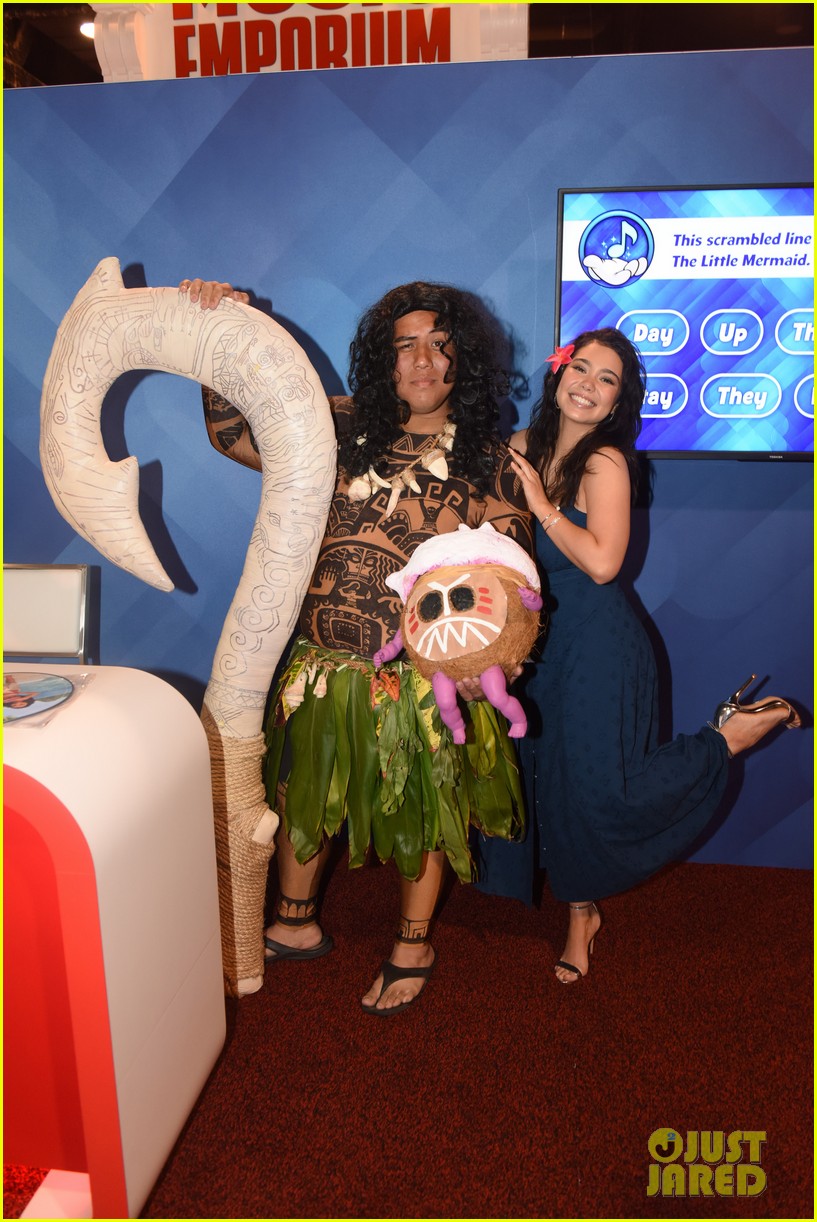 Auli'i Cravalho & Jodi Benson Celebrate The Little Mermaid's 30th Anniversary at D23 Together