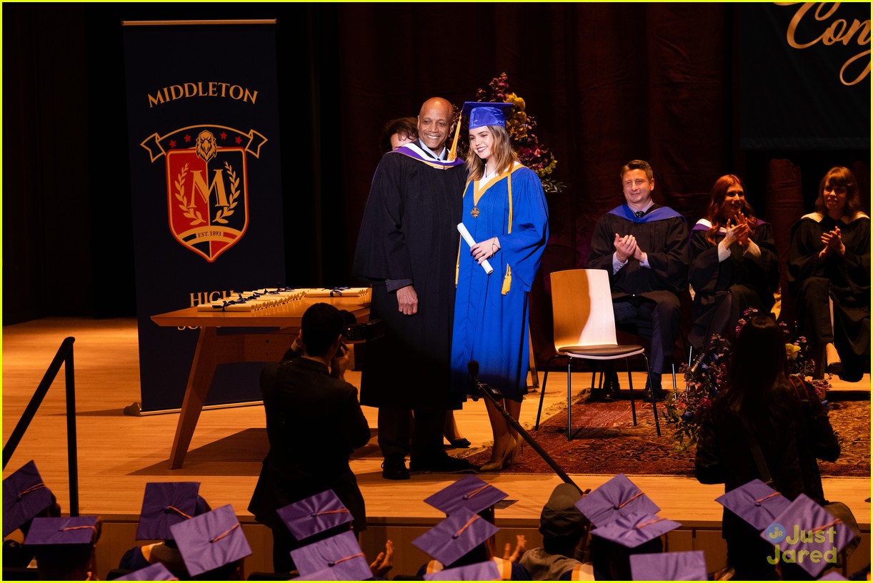 Bailee Madison 100% Cried While Giving Her Graduation Speech on 'Good Witch'