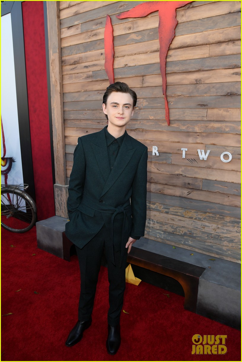 Sophia Lillis Premieres 'It Chapter Two' With Wyatt Oleff, Finn Wolfhard & More in LA!