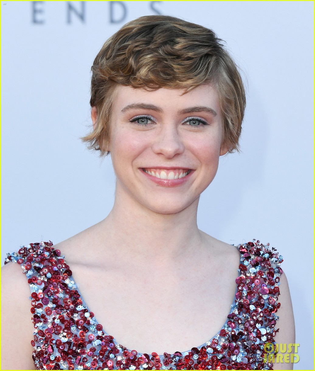 Sophia Lillis Premieres 'It Chapter Two' With Wyatt Oleff, Finn Wolfhard & More in LA!