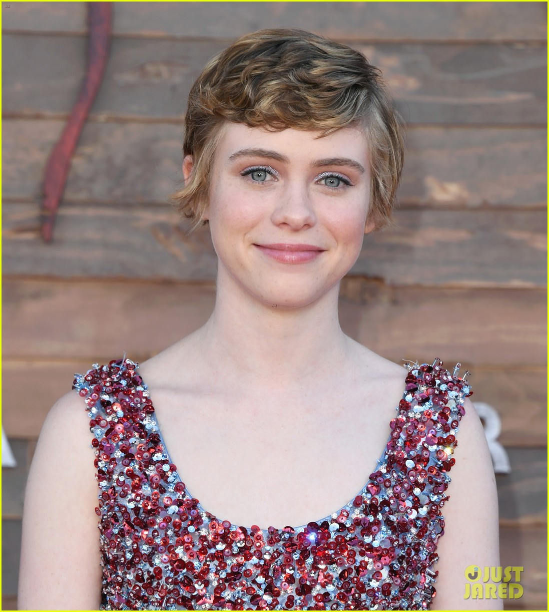 Sophia Lillis Premieres 'It Chapter Two' With Wyatt Oleff, Finn Wolfhard & More in LA!