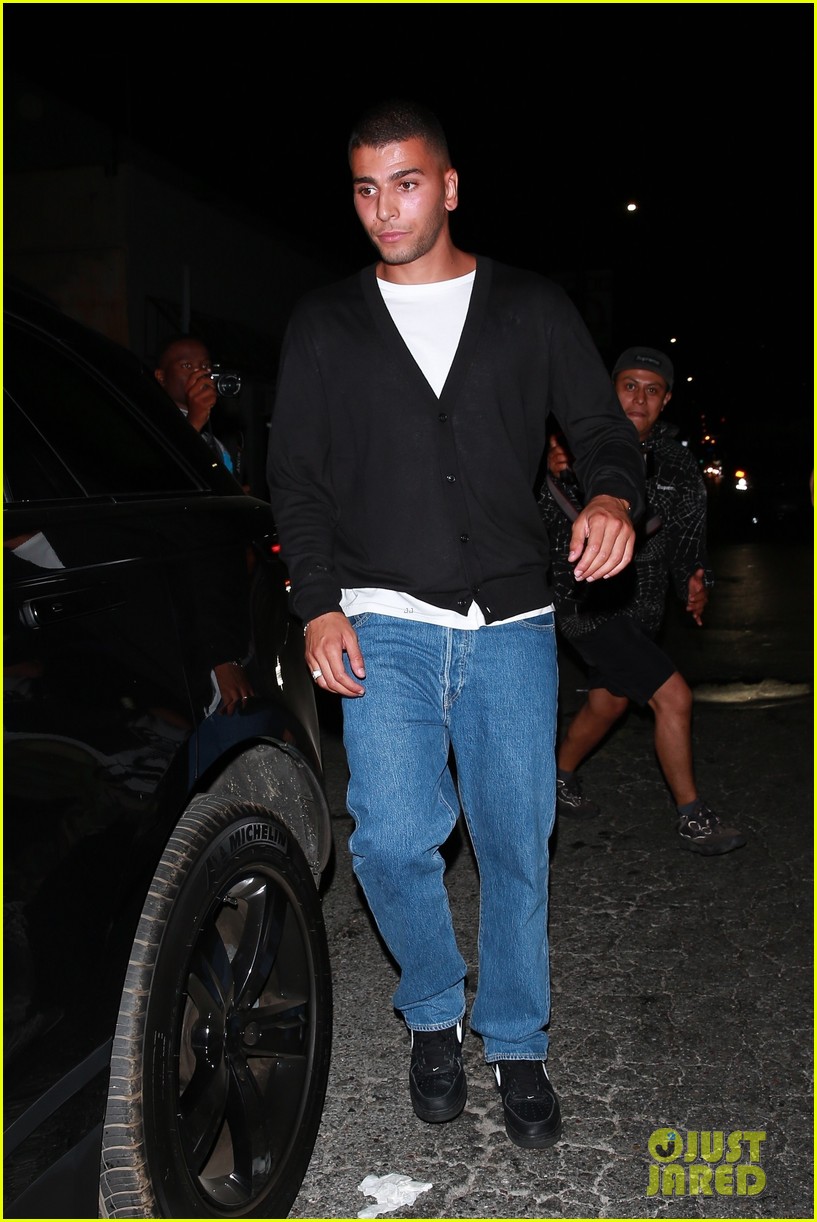 Kendall Jenner Joins Sister Kylie & Friends for Fun Night Out!