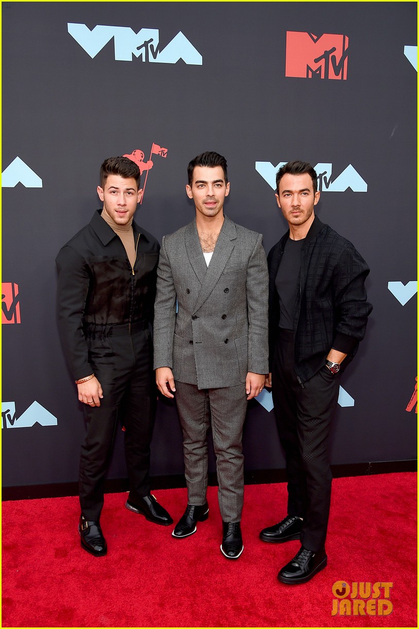 Jonas Brothers Take Home First MTV VMAs Award for 'Sucker!'