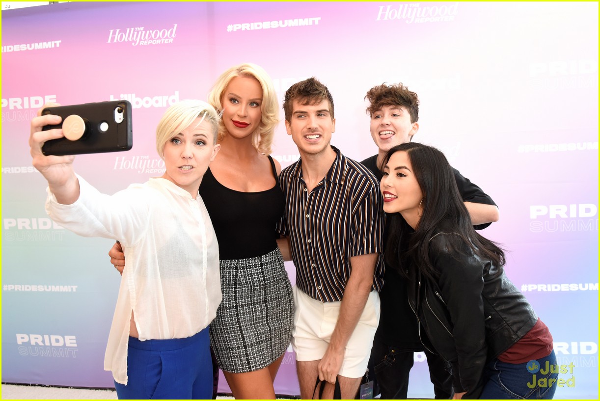 Veronica & Vanessa Merrell Join Joey Graceffa For His 'Escape The Night' Escape Room
