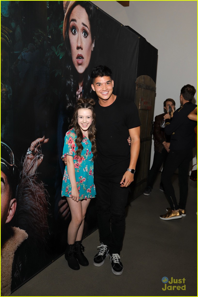 Veronica & Vanessa Merrell Join Joey Graceffa For His 'Escape The Night' Escape Room