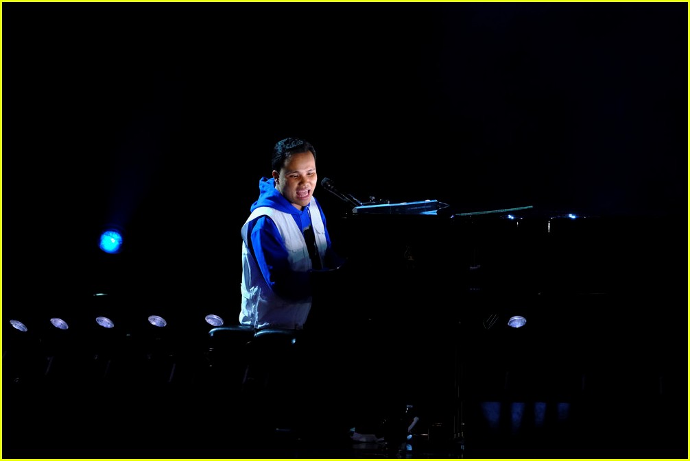Kodi Lee Sings 'Bridge Over Troubled Water,' Wows All the 'AGT' Judges