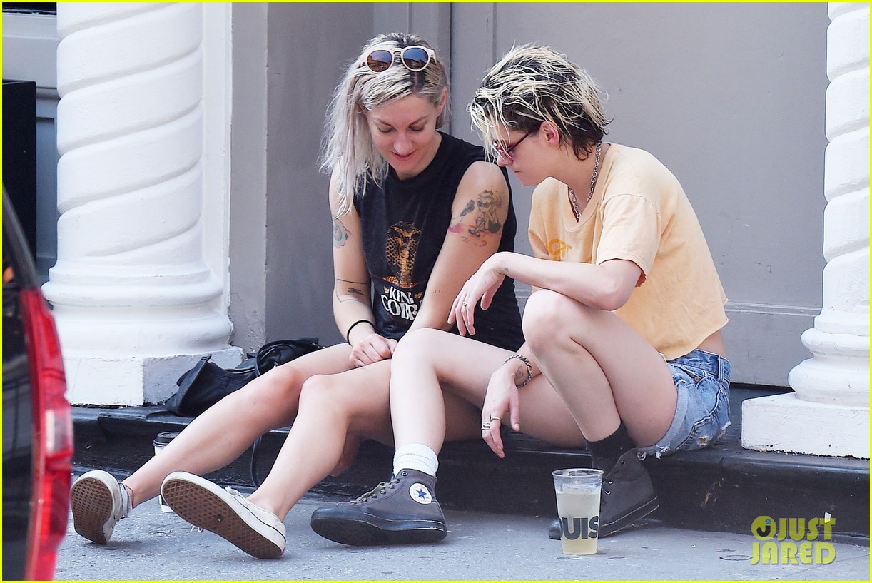 Kristen Stewart Gets Cozy with Writer Dylan Meyer in NYC!